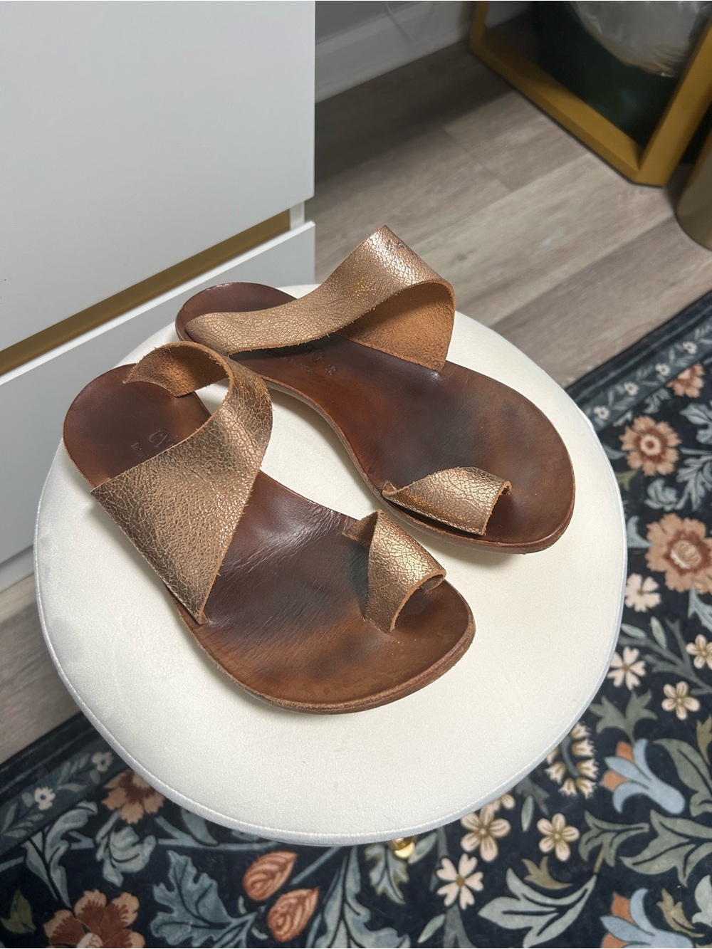 Metallic Rose Gold Slide Sandal (Cydwoq)